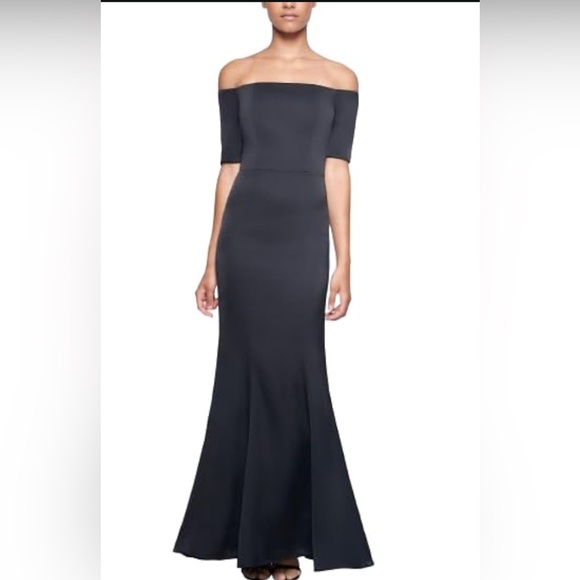 Fame and Partners black gown - Picture 2 of 9